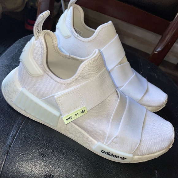 Adidas NMD_R1 Slip-On Sneaker size 9 - Picture 2 of 5